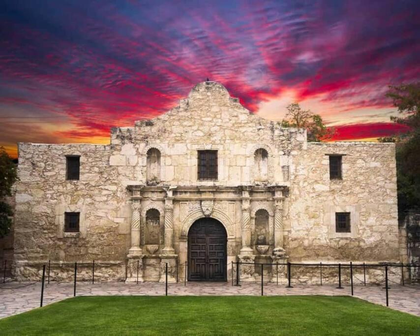 Walk To The Alamodome! Sleeps 6, Pet Friendly Apartment San Antonio Luaran gambar