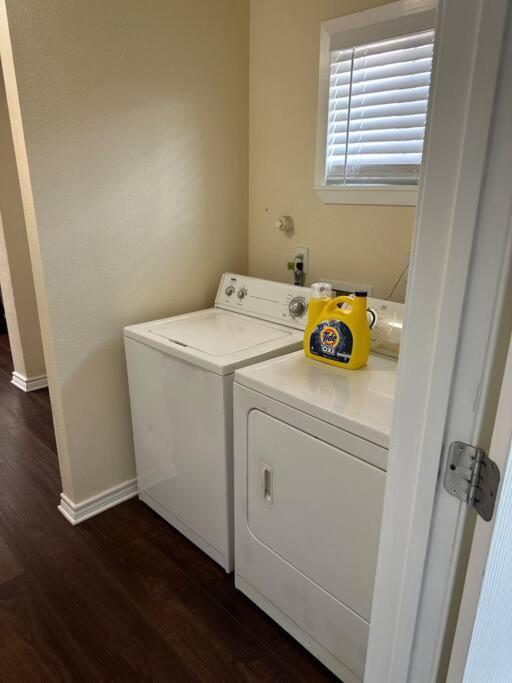 Walk To The Alamodome! Sleeps 6, Pet Friendly Apartment San Antonio Luaran gambar