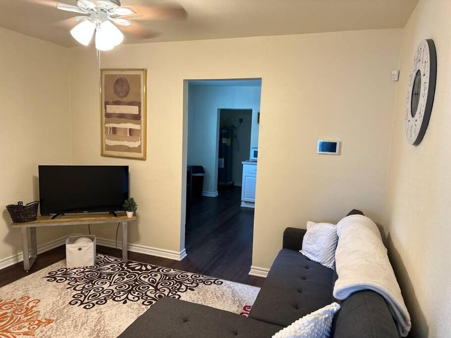 Walk To The Alamodome! Sleeps 6, Pet Friendly Apartment San Antonio Luaran gambar